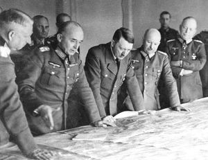 Гитлер долго сомневался, где начать… на Западе или на Востоке