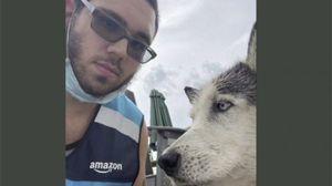 Как водитель службы доставки Amazon нырнул в бассейн, чтобы спасти собаку