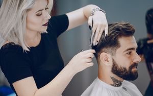 Уловки маркетологов, которыми парикмахеры из салона за углом обманывают клиентов