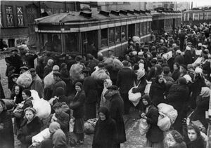 Московский позор: как москвички осенью 1941 года массово готовились встречать немцев