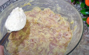 Превращаем куриное филе в оладьи: измельчаем и добавляем прямо в тесто