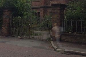 На снимке приюта в Ливерпуле разглядели бегущего призрака