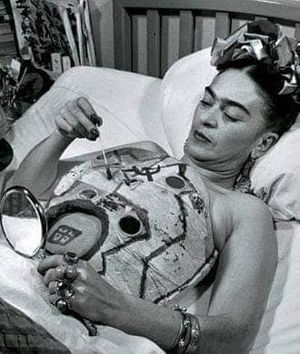 Как автомобильная авария стала началом творческого пути художницы Фриды Кало