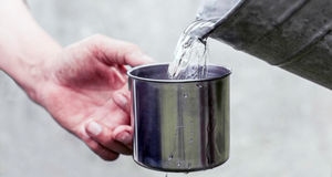 Несколько простых способов проверить качество воды из скважины или колодца самостоятельно 