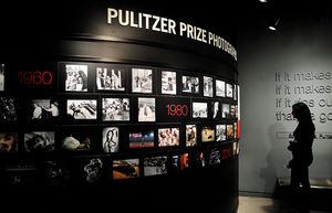 Истории фотографий, награжденных Пулитцеровской премией в разные годы