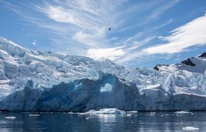 Самое сухое место, незамерзающее озеро, метеориты и другие увлекательные факты об Антарктиде