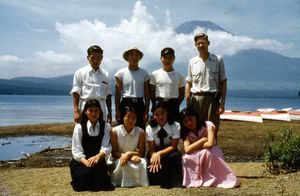 Цветные ретрофотографии 1950-х, показывающие повседневную жизнь в послевоенной Японии