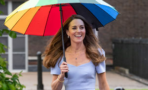 Дождь не помеха: Кейт Миддлтон отметила запуск своего нового фонда в Лондоне