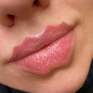 Волнующие волнистые губы