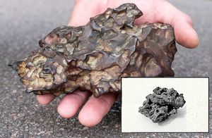 Видео: Ученые, изучающие метеорит, нашли потрясающий спрятанный внутри объект