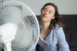Правила безопасного сна в жару с включенным вентилятором