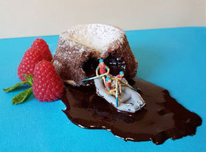 Итальянский шеф-повар создает миниатюрные миры из десертов
