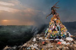 Боги мусора Фабриса Монтейро: фотограф призывает помочь природе