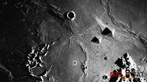 Nasa опубликовала засекреченные снимки пирамид на обратной стороне луны
