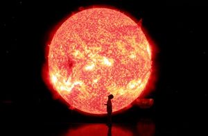 Фото дня: модель солнца в музее Шанхая