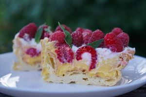 Торт "Эклер" с ягодами