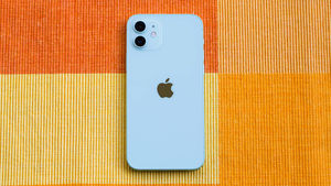 Apple обвиняют в замедлении iPhone XS, iPhone 8, iPhone 11 и iPhone 12
