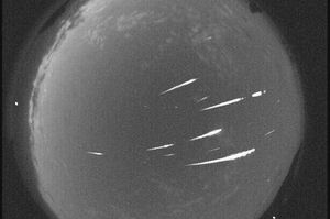 Прохождение Земли через орбиту кометы Галлея подарит нам месяц метеорных дождей