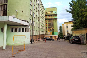 Полузаброшенное общежитие в самом центре Москвы