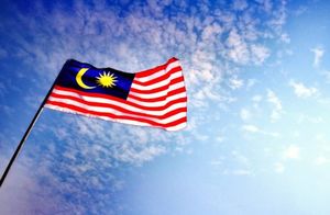 Почему флаг Малайзии называется «славный-полосатый»