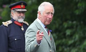 Принц Чарльз прилетел в Шотландию в день 40-летия со дня свадьбы с принцессой Дианой