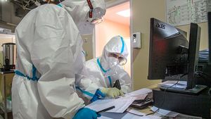 Число смертей из-за коронавируса в России в июле стало максимальным за всю эпидемию