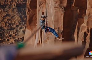Видео: Сможет ли хайлайнер пройтись по веревке над каньоном на высоте 180 метров