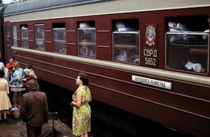 Поезда Советов: 9 редких кадров купе и плацкартов на железных дорогах СССР