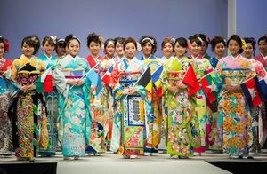 45 фотографий кимоно, которые японский дизайнер придумал к Олимпийским играм