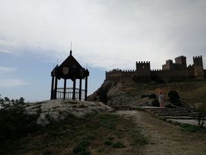 Генуэзская крепость в крымском Судаке: история и легенды
