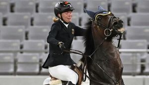 Олимпийская драма с улыбающимся конем и плачущей всадницей породила волну мемов