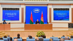 Лукашенко пообещал признать Крым после российских олигархов