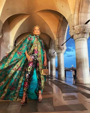 Показ Dolce & Gabbana в Венеции собрал сотни звезд: от Киркорова до Джей Ло