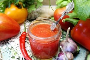 Простой острый томатный соус с имбирем