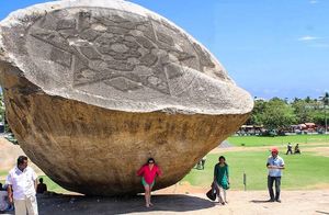 Видео: Гигантский камень, нарушающий все законы физики