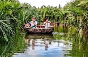 Почему вьетнамцы плавают на круглых лодках, а не на продолговатых