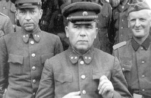 Как в СССР поступали с советскими генералами после немецкого плена