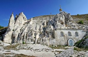 Как появился впечатляющий пещерный храм в горах под Воронежем