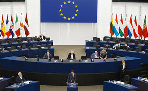 European Parliament (Франция): Евродепутаты призывают к новой стратегии по демократизации России