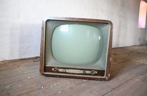 Где смотрят черно-белое ТВ и забывают свой возраст: интересные факты о 7 странах