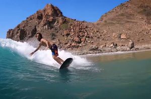 Видео: Электрические доски для серфинга — чем лучше обычных