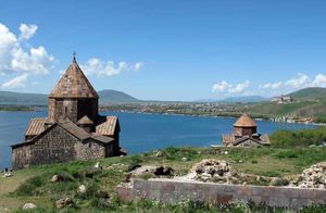 Виртуальное путешествие 360°: армянский монастырь Севанаванк на огромном озере