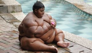 Арья Пермана самый толстый ребенок в мире похудел на центнер