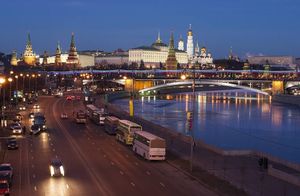 Почему в крупнейших странах столицы расположены на востоке, а в России — на западе