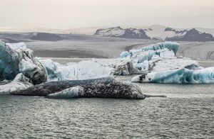 Ледниковая палитра: как образуются цветные айсберги