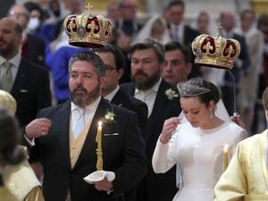 Что вы думаете о "царской свадьбе" в России?