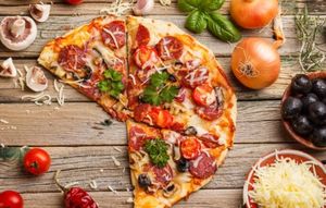 Пицца с помидорами, колбасой и сыром – универсальное блюдо на все случаи жизни. Лучшие рецепты аппетитной пиццы с помидорами, колбасой и сыром