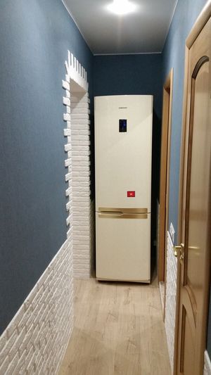 Где можно разместить холодильник если нет места на кухне