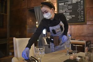 Рестораны и кафе в Москве в «длинные» выходные продолжат работать на вынос
