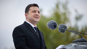 Политолог назвал причины снижения рейтинга партии Зеленского